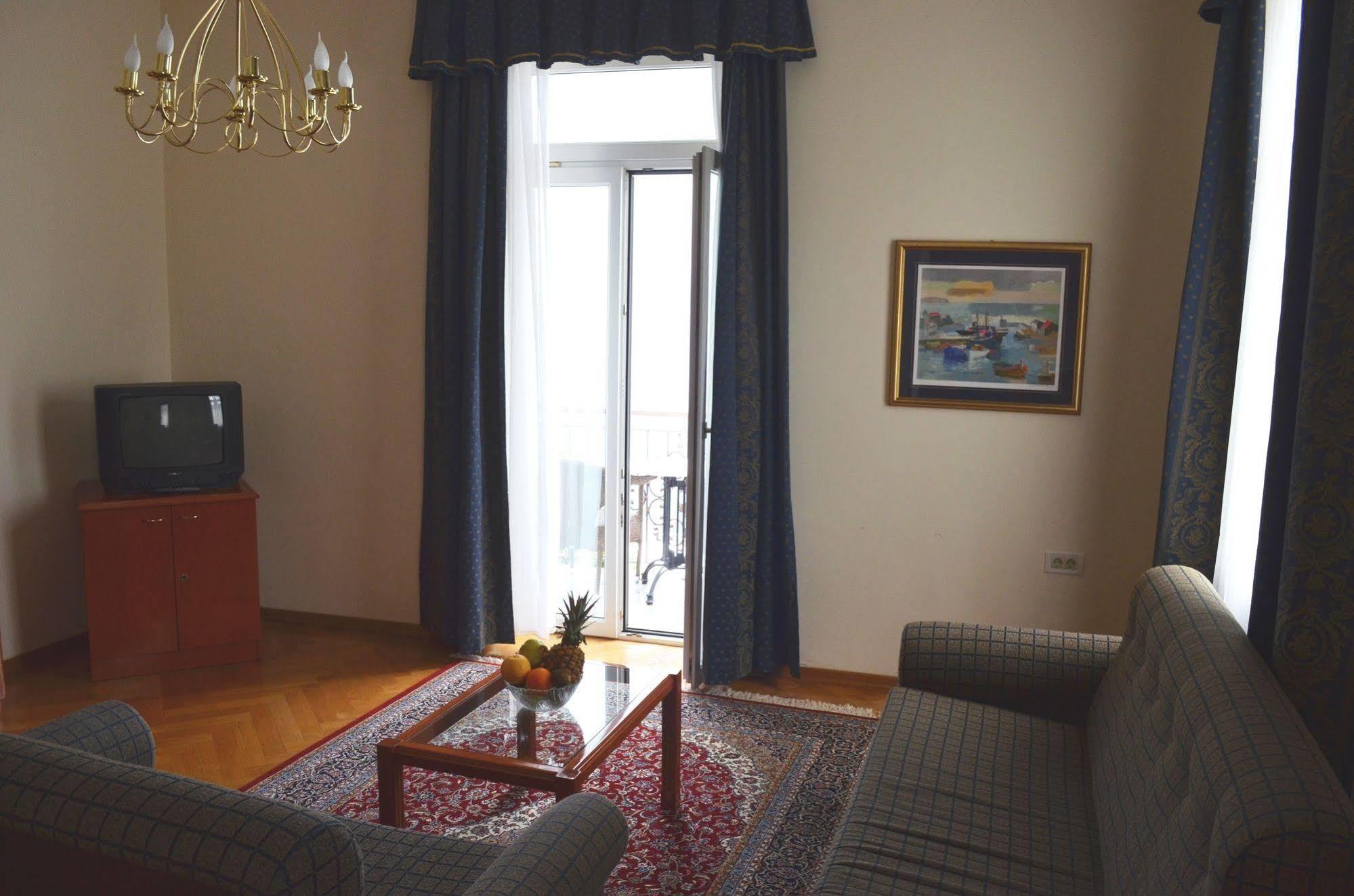 אופטיה Hotel Galeb מראה חיצוני תמונה