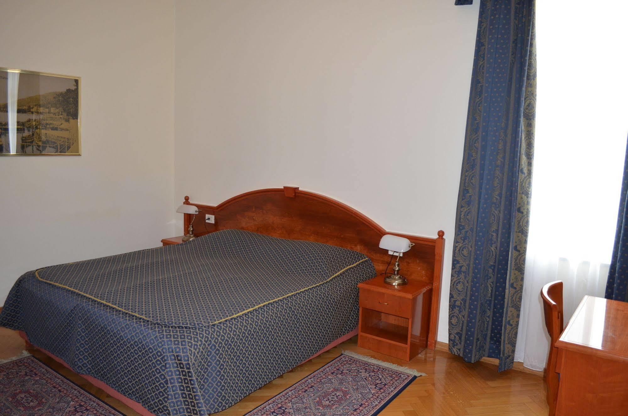 אופטיה Hotel Galeb מראה חיצוני תמונה